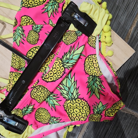 Bathing suit - Picture 2 of 3